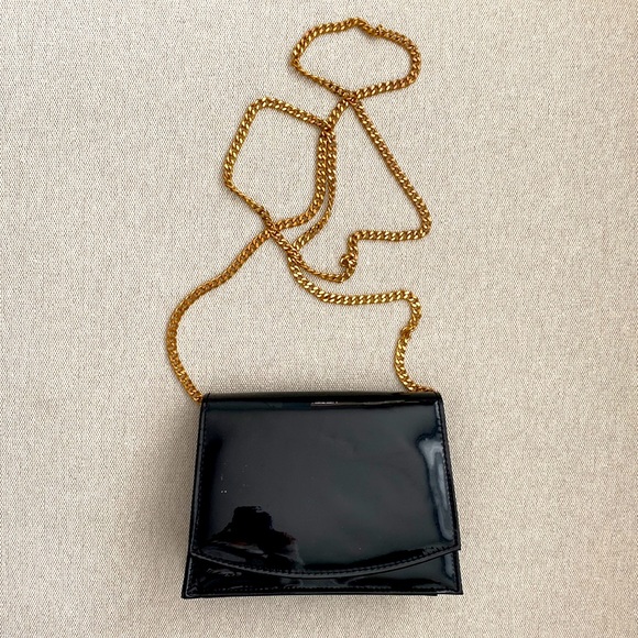 Cute patent leather style, purse - Picture 2 of 5